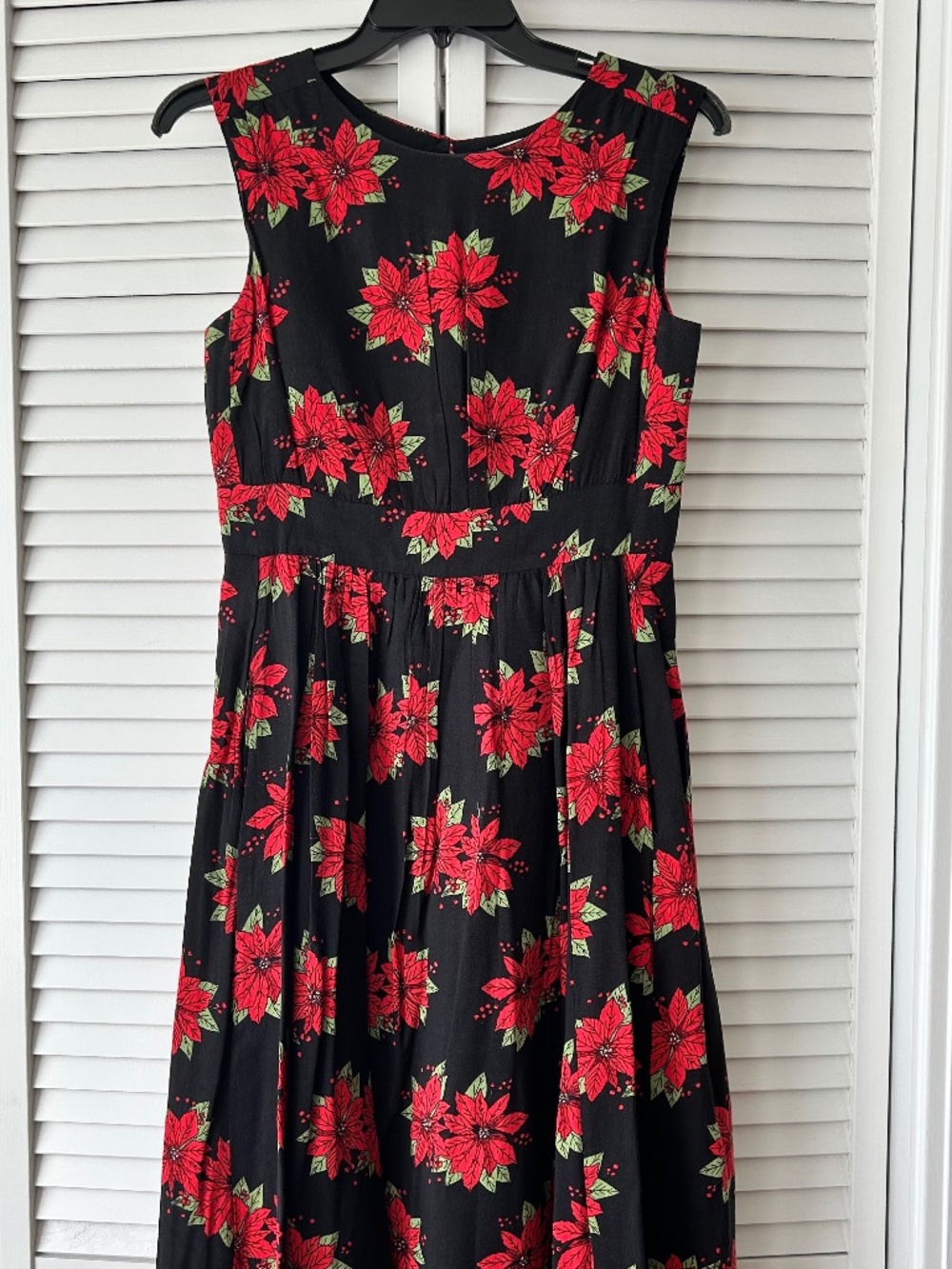 Emilyandfin foral sleeveless dress Size: XS